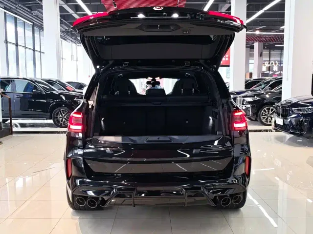 BMW X5 M — Фото автомобиля 12