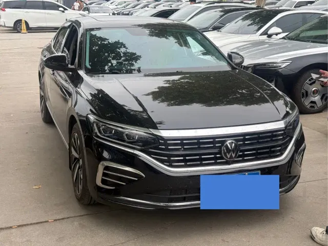Volkswagen Passat — Фото автомобиля 3