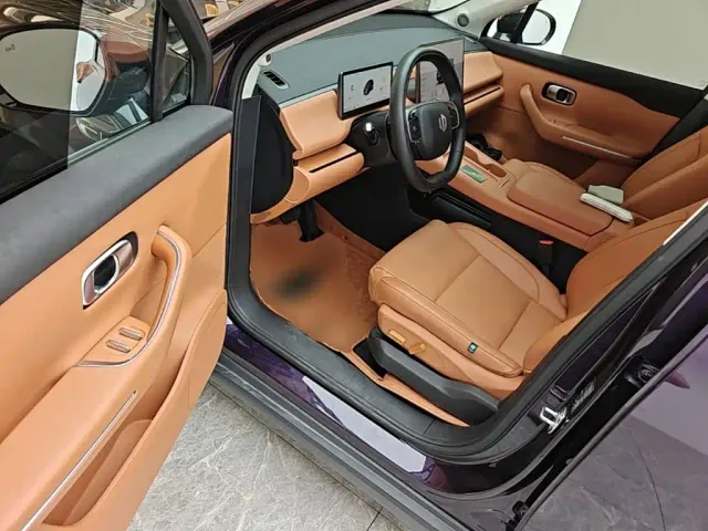 Leapmotor C16 — Фото автомобиля 15