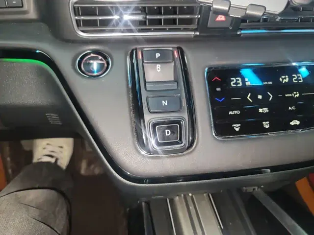 Honda Elysion — Фото автомобиля 13