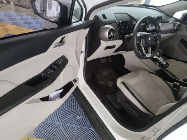 BYD Yuan Pro — Фото автомобиля 15