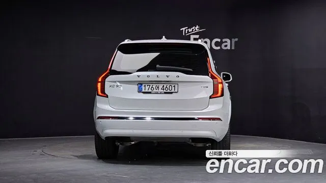 Volvo XC90 — Фото автомобиля 4