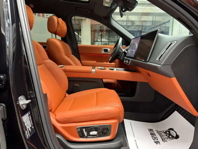 Li Auto L8 — Фото автомобиля 9