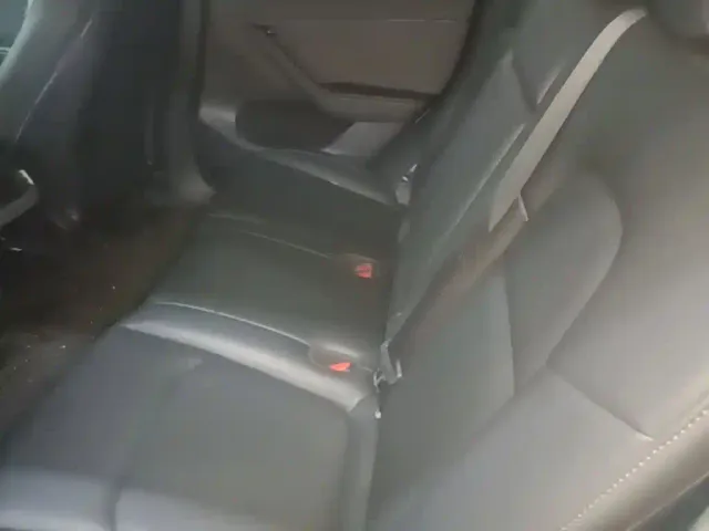 Tesla Model Y — Фото автомобиля 16