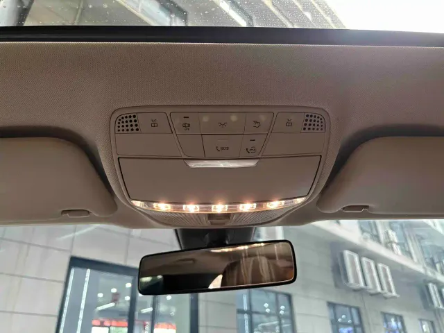 Mercedes-Benz E-Class — Фото автомобиля 13