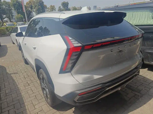Geely Boyue L — Фото автомобиля 22