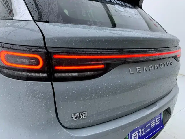 Leapmotor C11 — Фото автомобиля 9