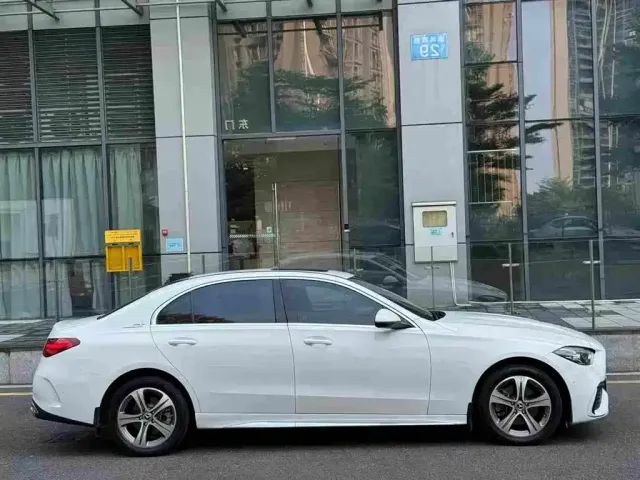 Mercedes-Benz C-Class — Фото автомобиля 4