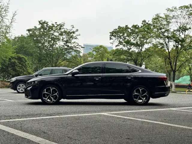 Volkswagen Passat — Фото автомобиля 7