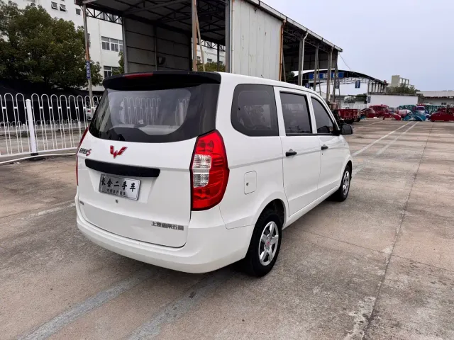 Wuling Hongguang — Фото автомобиля 17
