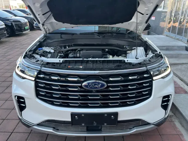 Ford Explorer — Фото автомобиля 23