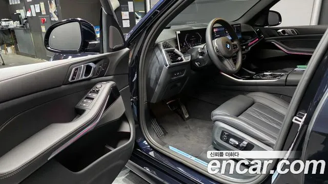 BMW X5 xDrive 40i M Sport — Фото автомобиля 8