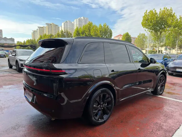 Li Auto L8 — Фото автомобиля 6