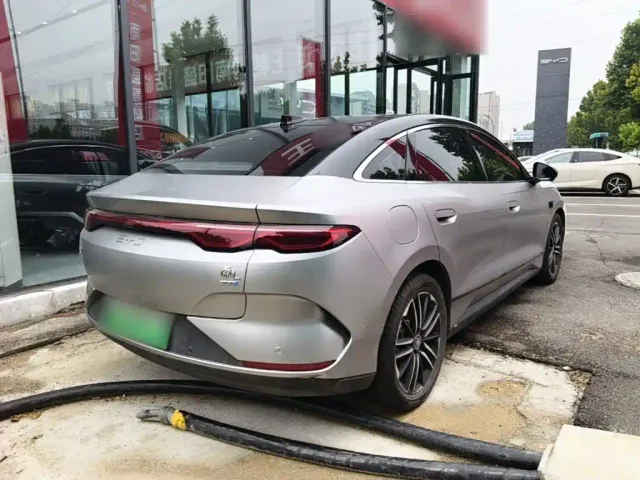 BYD Qin L — Фото автомобиля 6