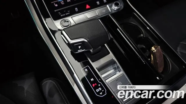 Audi Q8 50 TDI quattro Premium — Фото автомобиля 9