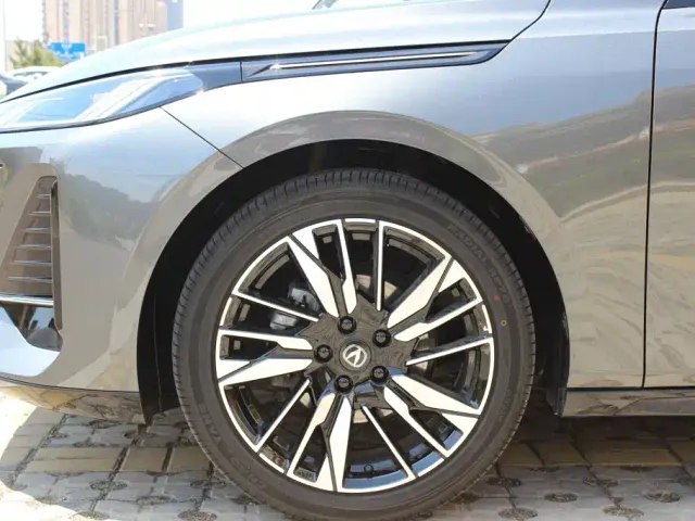 Changan Eado — Фото автомобиля 24