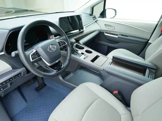 Toyota Toyota Sienna 2024 2.5L Hybrid Comfort Edition — Фото автомобиля 9