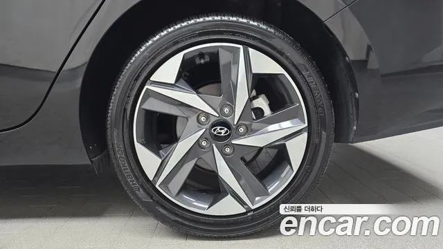 Hyundai AVANTE Avante (CN7) — Фото автомобиля 21