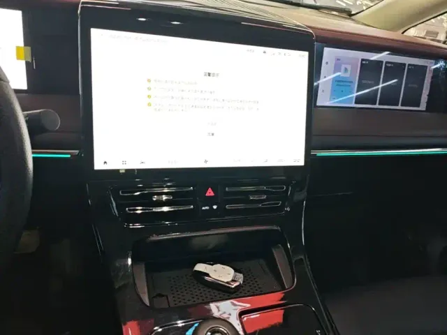 GAC Trumpchi E9 — Фото автомобиля 12