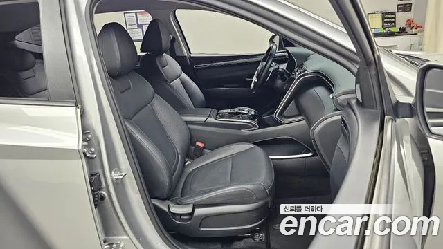 Hyundai Tucson Tucson (NX4) Дизель 2.0 2WD — Фото автомобиля 26