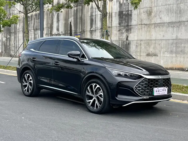 BYD Tang — Фото автомобиля 3