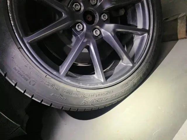 Tesla Model 3 — Фото автомобиля 7