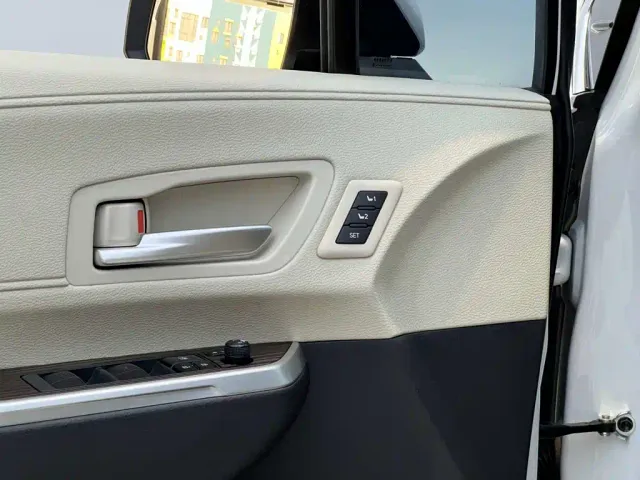 Toyota Granvia — Фото автомобиля 28