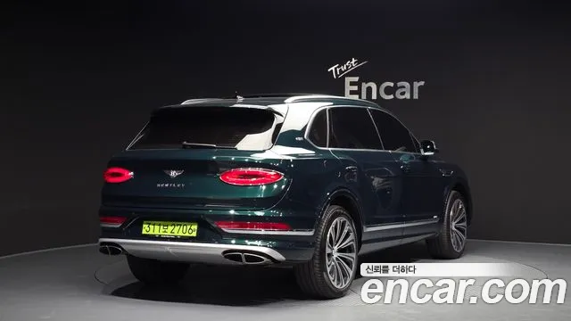 Bentley Bentayga Bentayga 4.0 V8 EWB First Edition — Фото автомобиля 2