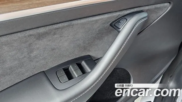 Tesla Model Y — Фото автомобиля 27
