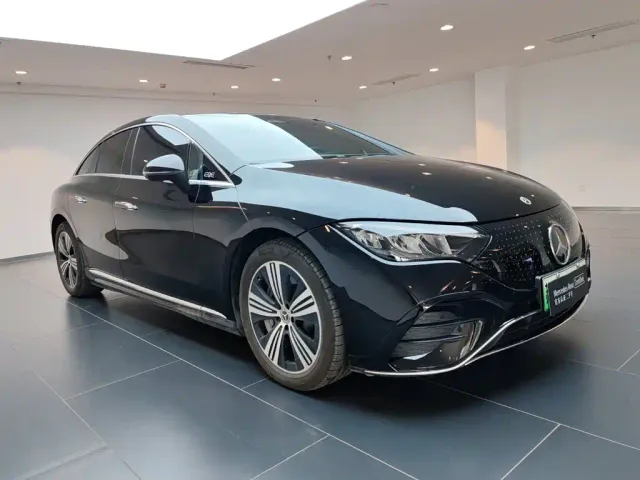 Mercedes-Benz EQE — Фото автомобиля 2