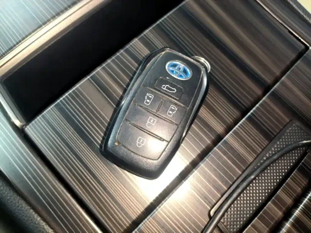 Toyota Sienna — Фото автомобиля 8