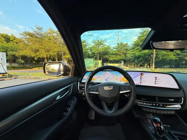 Cadillac CT5 — Фото автомобиля 13