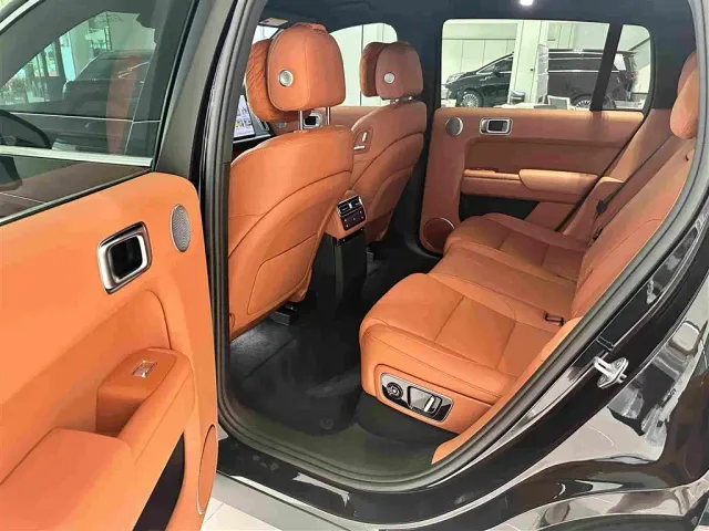 Li Auto L7 — Фото автомобиля 19
