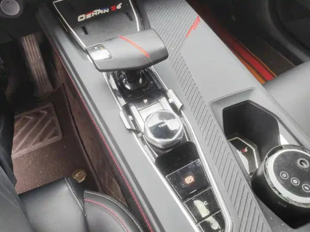 Changan Z6 — Фото автомобиля 16