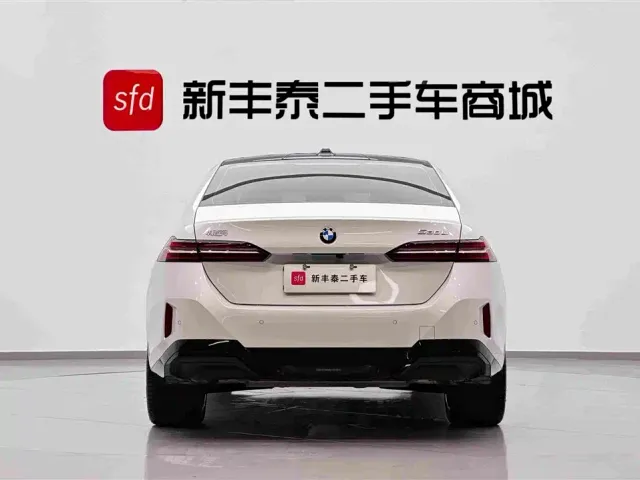 BMW 5 Series — Фото автомобиля 7