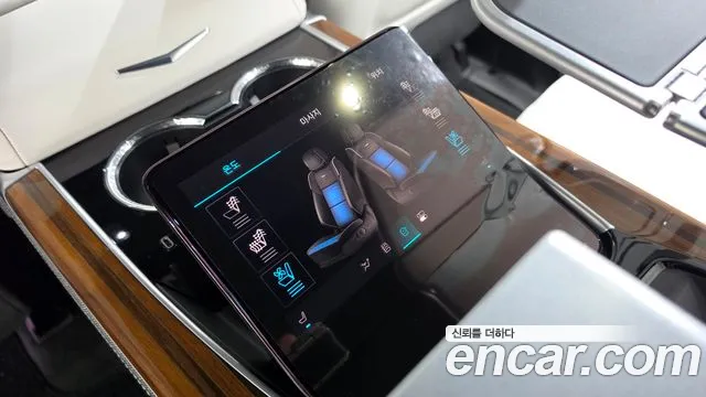 Cadillac Escalade — Фото автомобиля 26