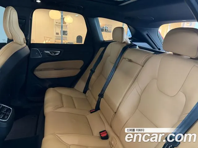 Volvo XC60 Generation 2 — Фото автомобиля 11