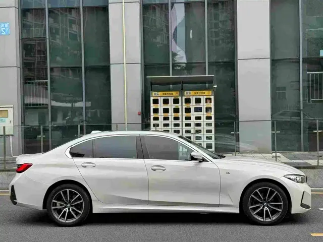 BMW 3 Series — Фото автомобиля 4