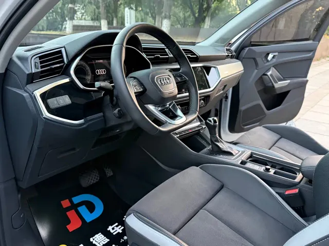 Audi Q3 — Фото автомобиля 17