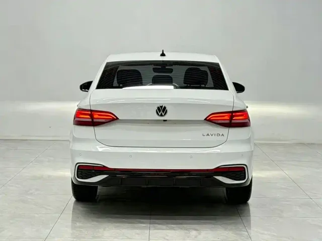 Volkswagen Lavida — Фото автомобиля 5