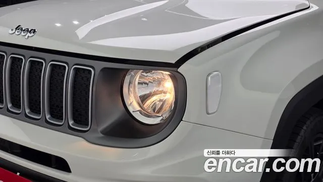 Jeep Renegade — Фото автомобиля 7