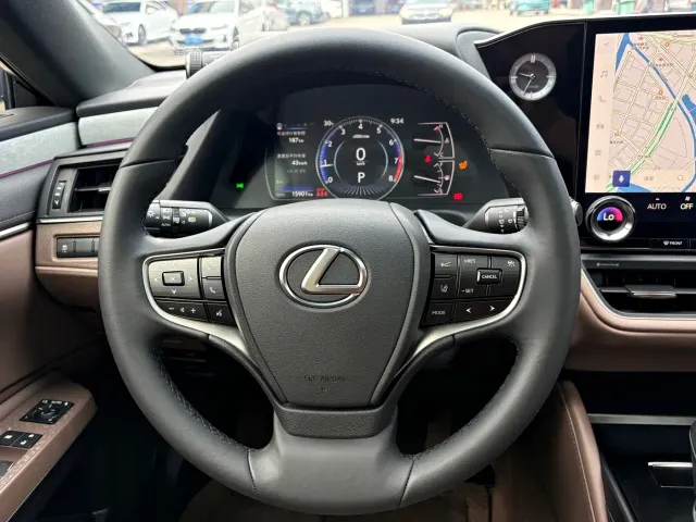 Lexus ES — Фото автомобиля 6