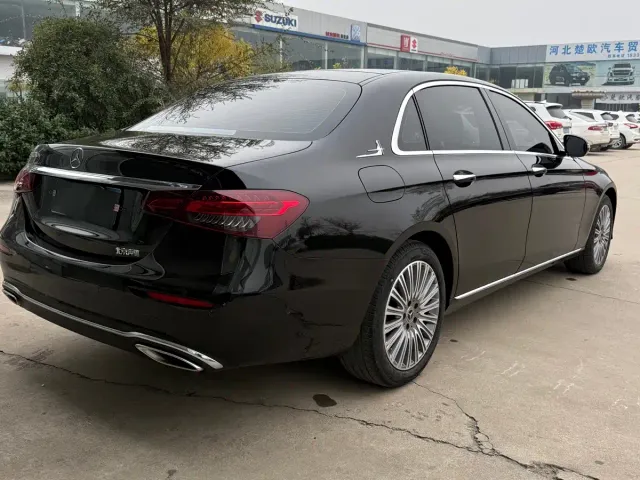 Mercedes-Benz E-Class — Фото автомобиля 7