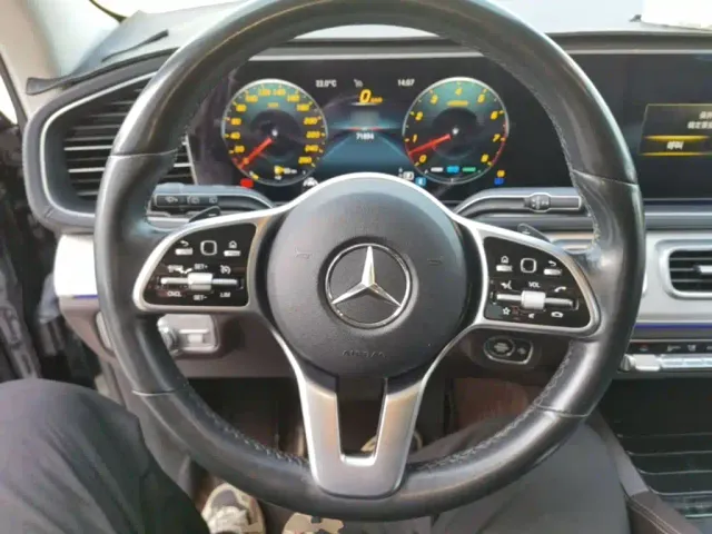 Mercedes-Benz GLE-Class — Фото автомобиля 10