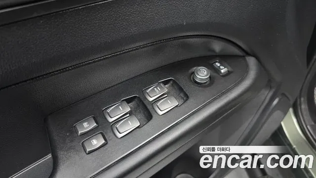 KG_Mobility_Ssangyong Rexton Новый Rexton Sport Khan Дизель 2.2 4WD — Фото автомобиля 27