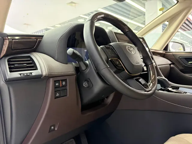 Toyota Alphard — Фото автомобиля 17