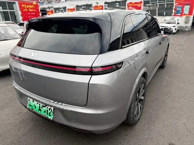 Li Auto L7 — Фото автомобиля 8
