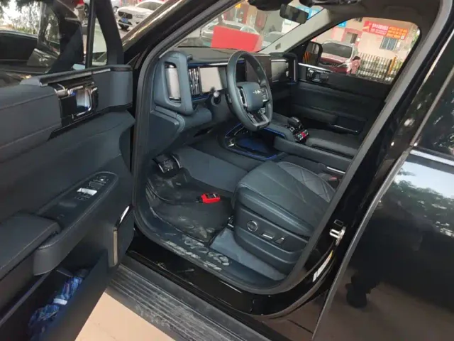 BYD FangChengBao Leopard 5 — Фото автомобиля 15