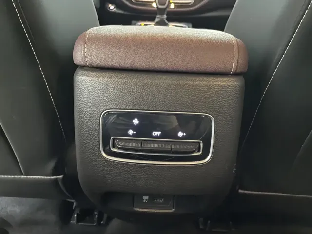 GAC Trumpchi M6 — Фото автомобиля 16