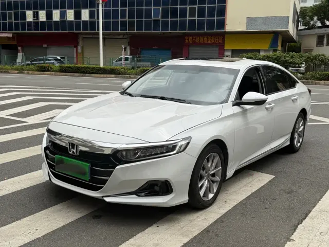 Honda Accord — Фото автомобиля 3